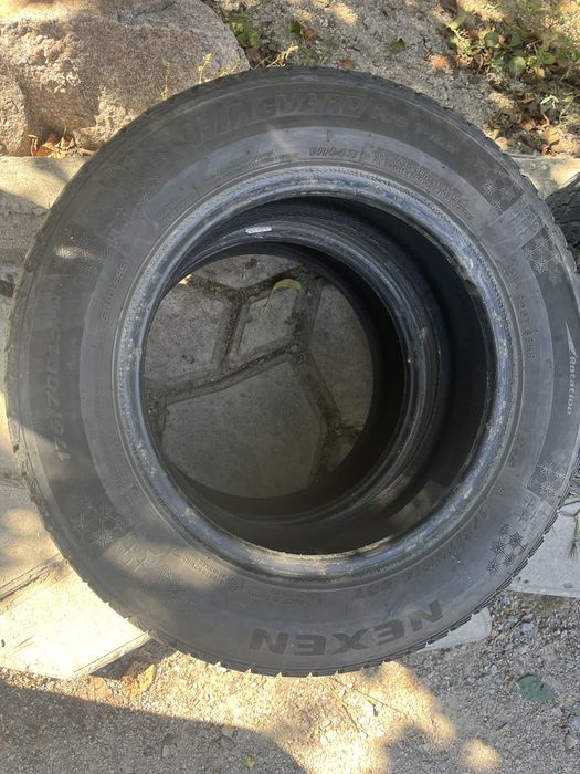 Б/у резина зимова  175/70 R14