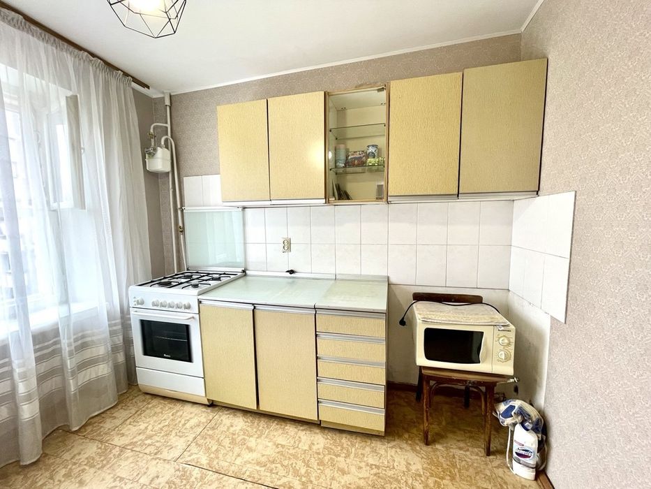 Продаж 2 кімнатна  чешка  Інгульський район сертифікат!