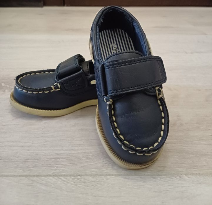 Шкіряні туфлі на хлопчика від Carter's size 5