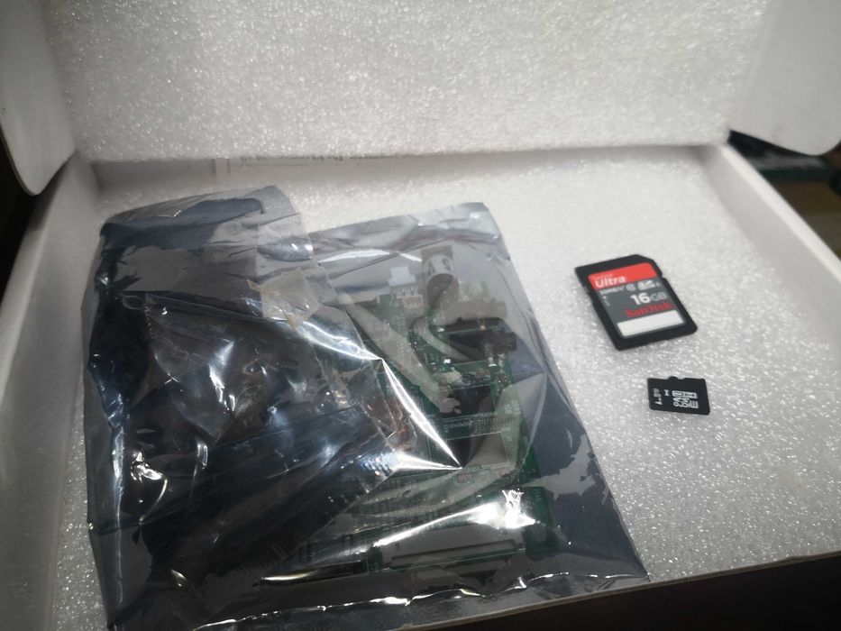 Boundary Devices SABRE Lite i.MX6 Quad + LCD8000-97C — Completo
