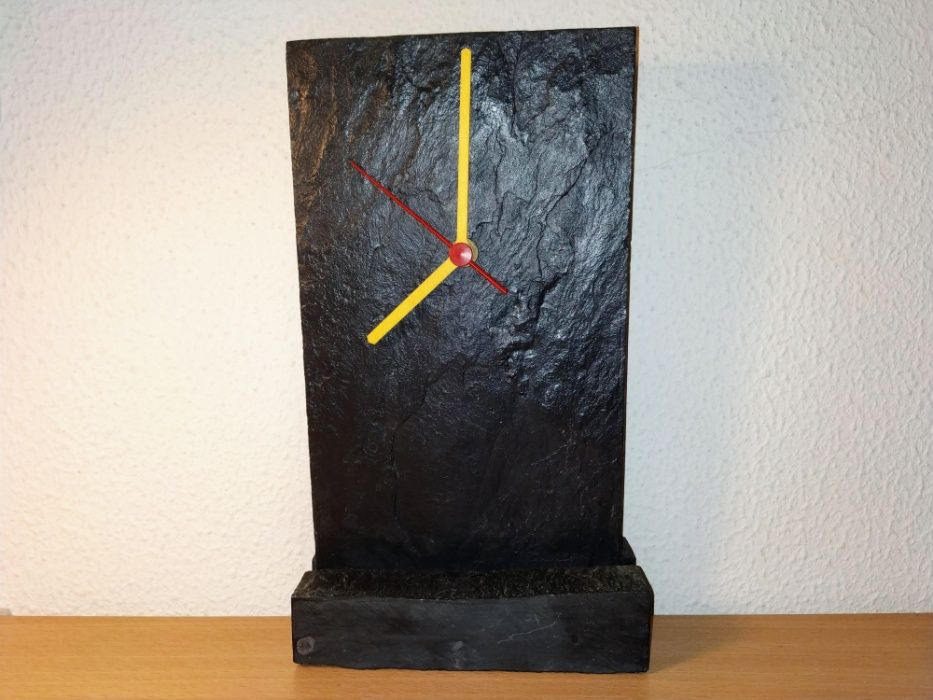 Relógio em Xisto