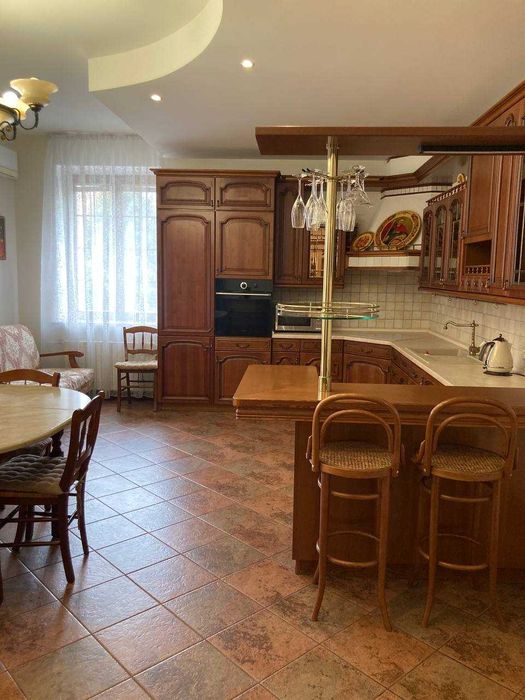 Продажа! классная 4комнатная паркоместо Центр Старокозацкая Парк Глобы