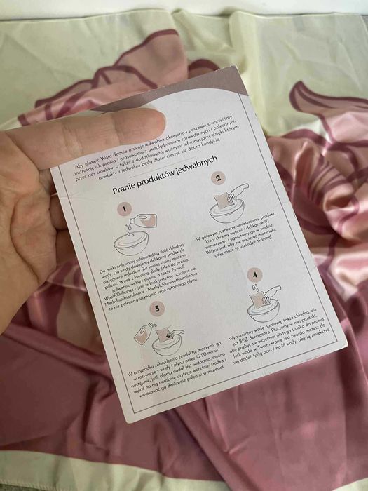Apaszka jedwabna jedwab silk chusta bandana
