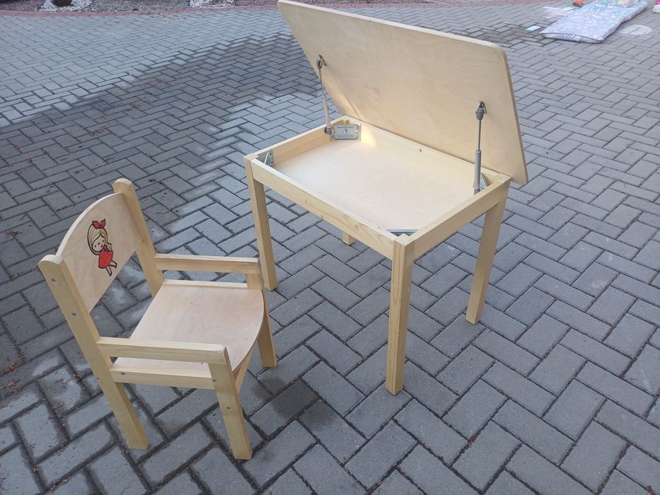 Stolik z krzesełkiem