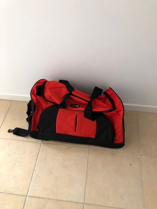 Vendo troley desporto novo