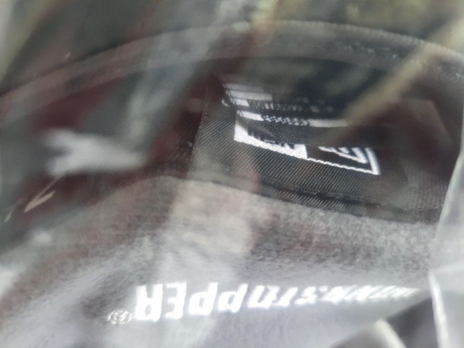 New Era x Supreme WINDSTOPPER Box Logo