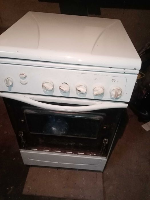 Продам плиту газовую INDESIT