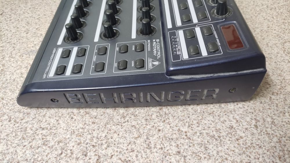 Behringer BCR2000 midi контроллер