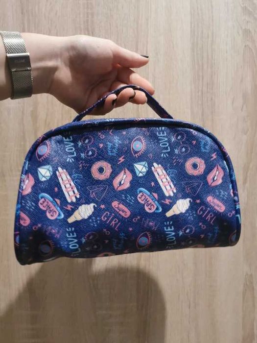 Kosmetyczka Brushart Kids girl's universe Notino