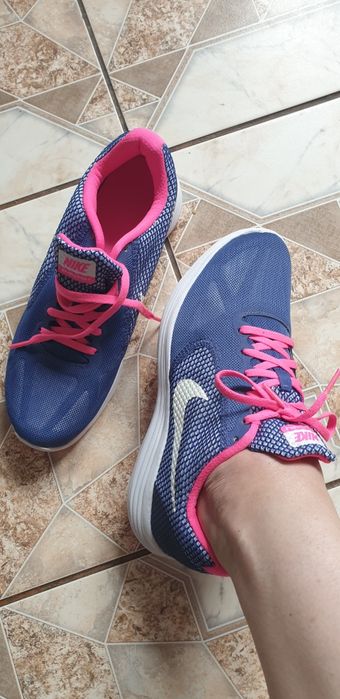 Buty nike damskie  sportowe