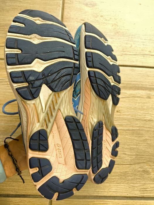 Buty Asics rozmiar 42