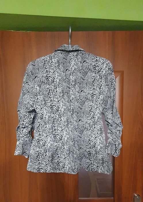 Garnitur damski czarny w wężowy wzór rozmiar 34