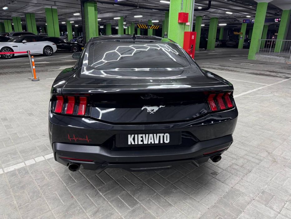 Ford Mustang 2023, 2.3 бензин