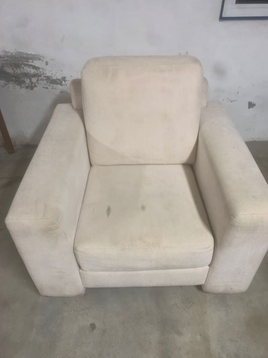 Mesas jantar + 6 cadeiras+ 1 sofás pequeno