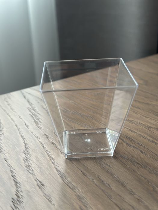 Одноразовий посуд для кенді бару