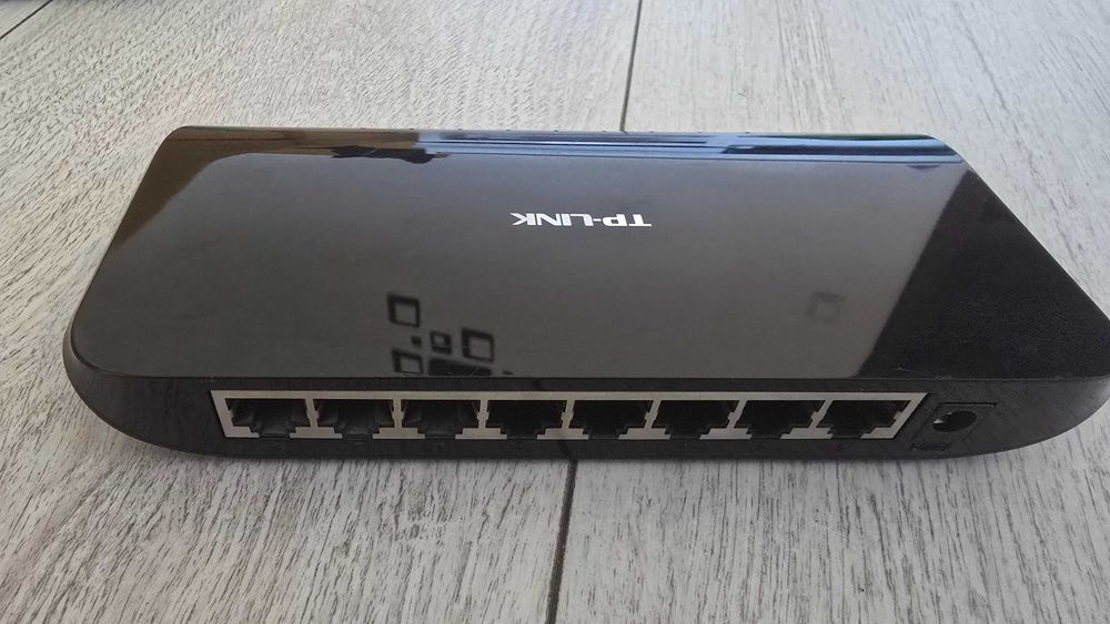 Switch TP-LINK TL-SG1008D