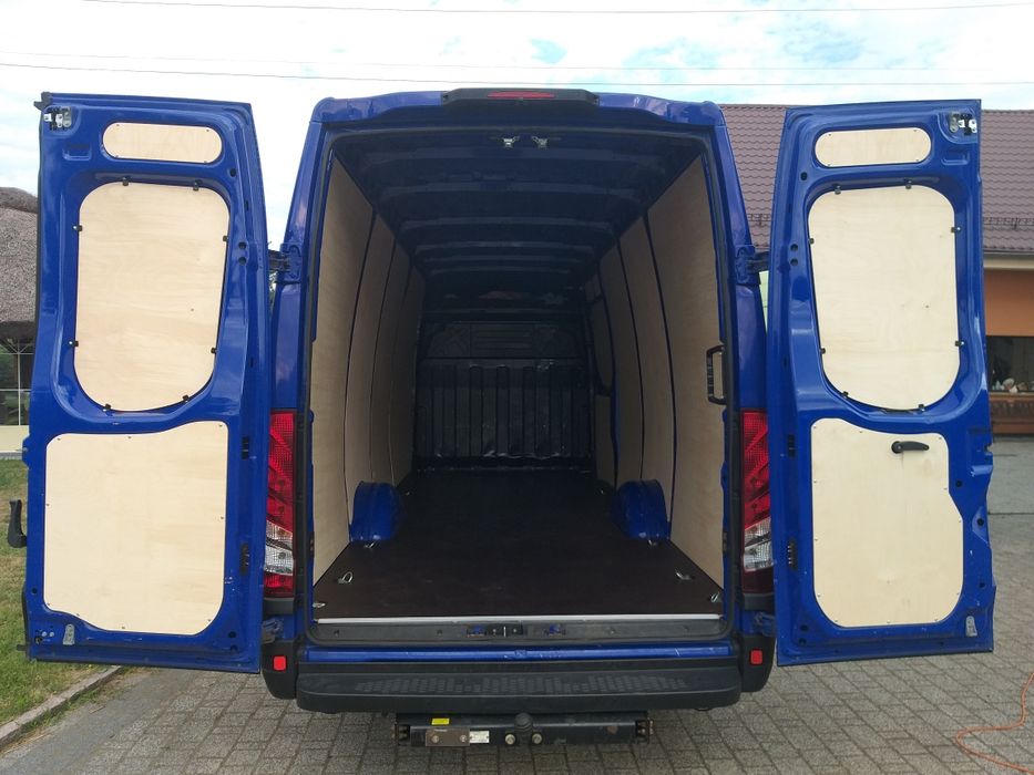Zabudowa busa, zabudowy busów. Podłogi, boki, nadkola. IVECO daily