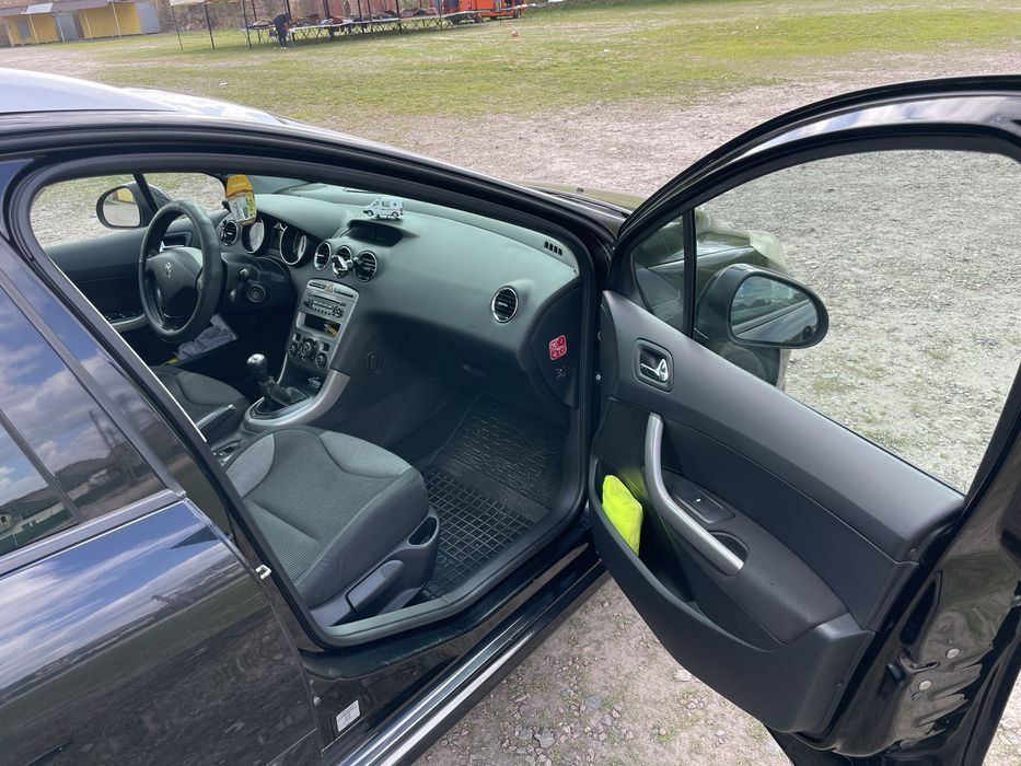 Peugeot (Пежо) 308sw 1.6 дизель 2011