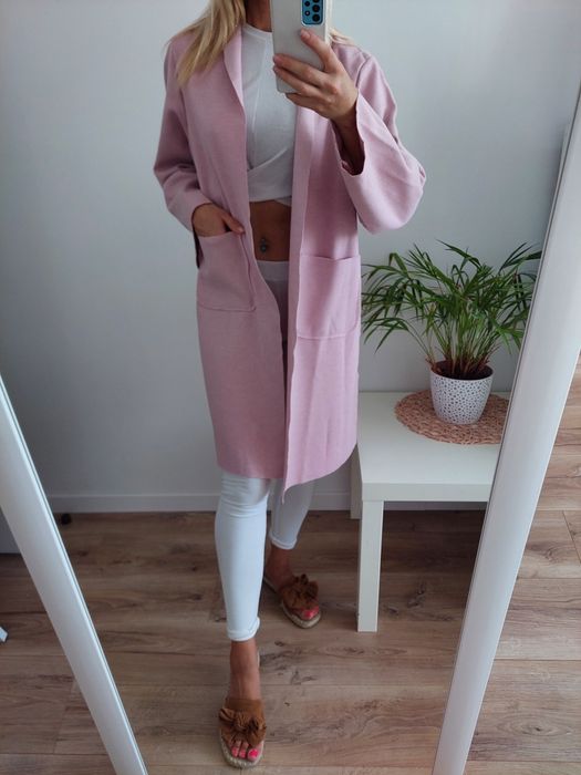 Płaszcz pudrowy róż oversize