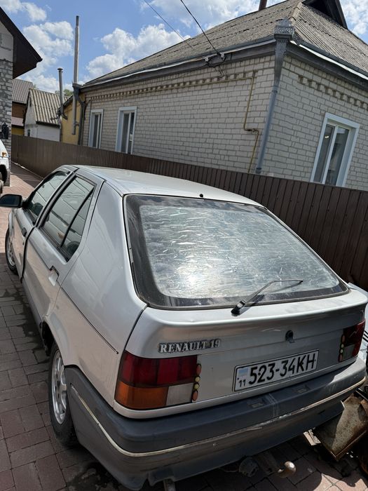 Продам авто Рено 19