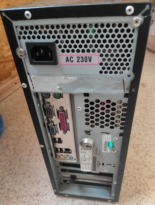 ПК, системный блок (корпус), компьютер. Монитор в довесок (с полосами)