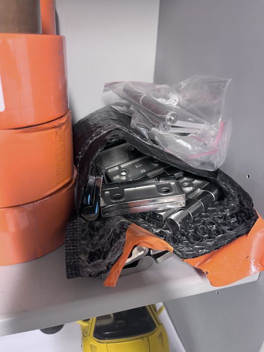 Dobradicas portas novas