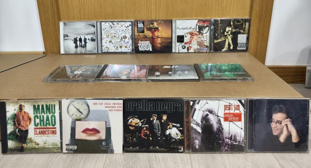 CD's de valor superior a 5€ - diversos estilos de música;