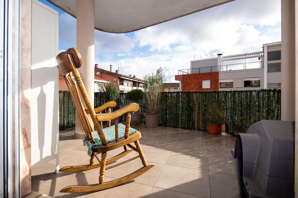 Amplo apartamento T3 em zona nobre de Coimbra