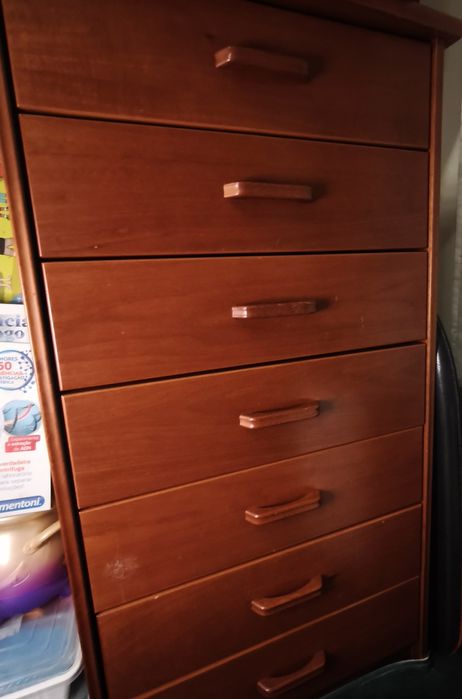 Camiseiro usado  mas em bom estado.