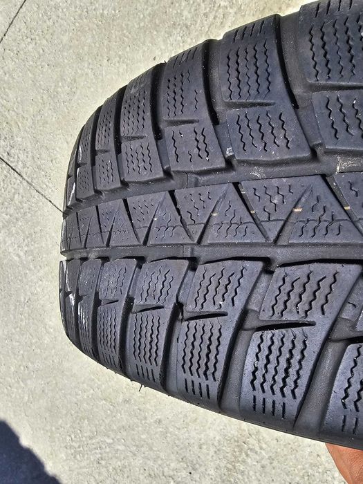 Venda de 4 Rodas com Jantes Brock RC-30 e Pneus em Excelente Estado