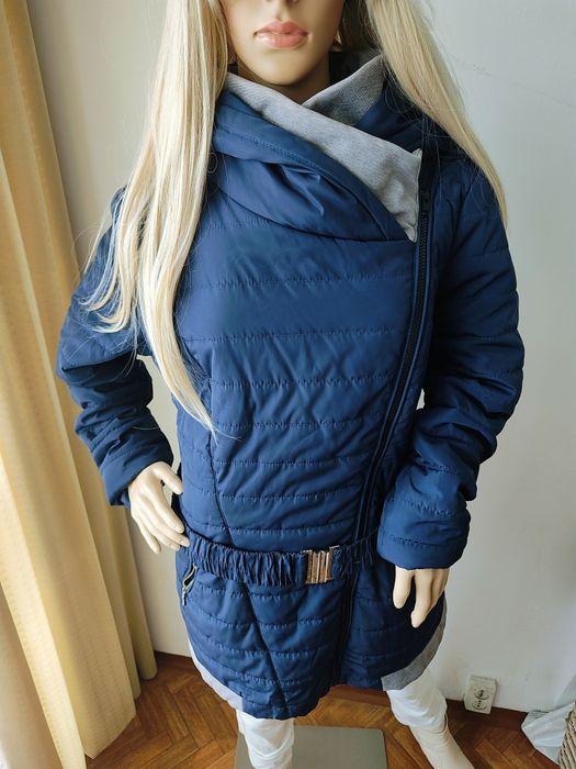 Granatowa pikowana kurtka z kapturem sepia z paskiem jesienna zimowa