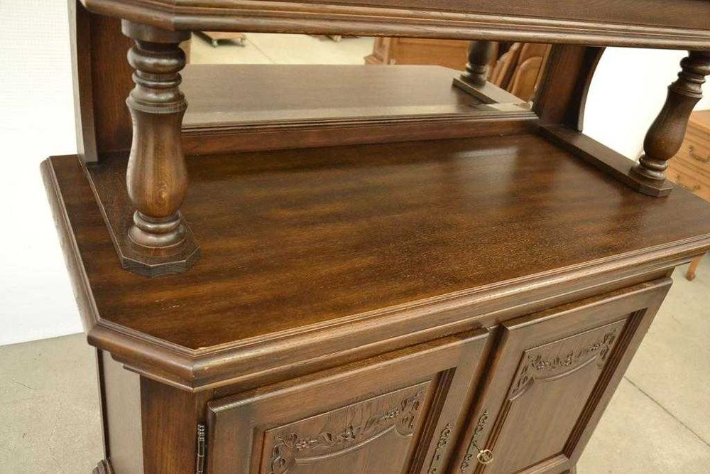 stylowy dębowy kredens witryna