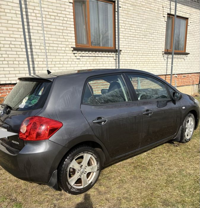 Продам машину Toyota