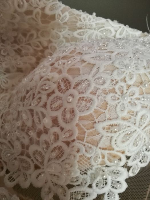 Piękna suknia ślubna.