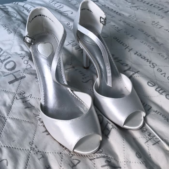 Buty białe satynowe ślubne r. 39 Graceland DEICHMANN