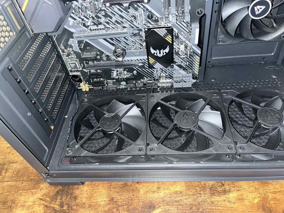 Корпус + материнська плата Asus tuf gaming B450 plus II