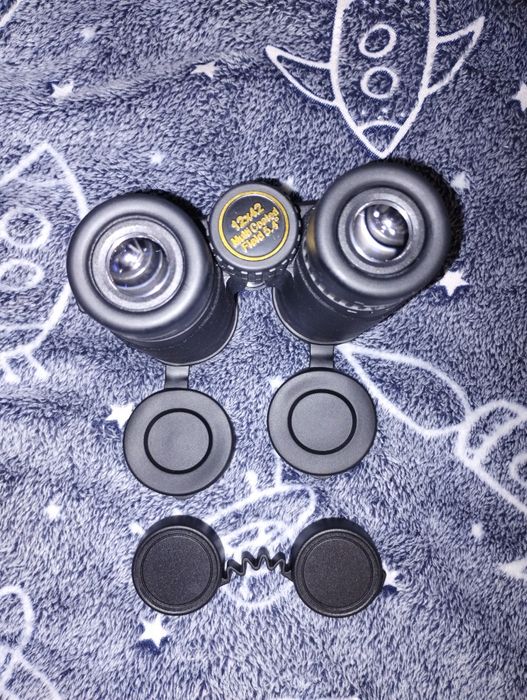 Бинокль туристический