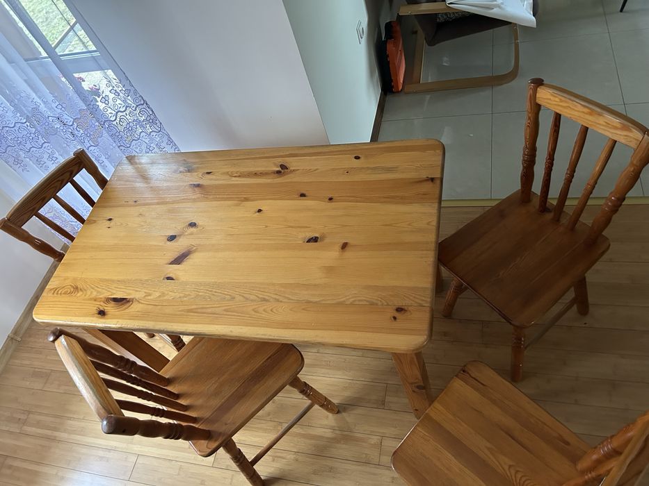Stół i krzesła kuchenne