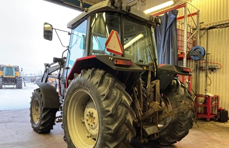 Massey Ferguson 6140 z ładowaczem 91KM