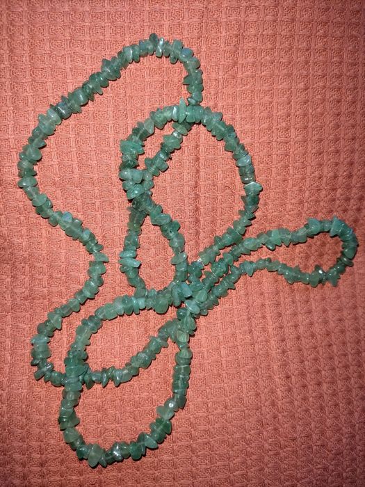 Colares de pedras naturais