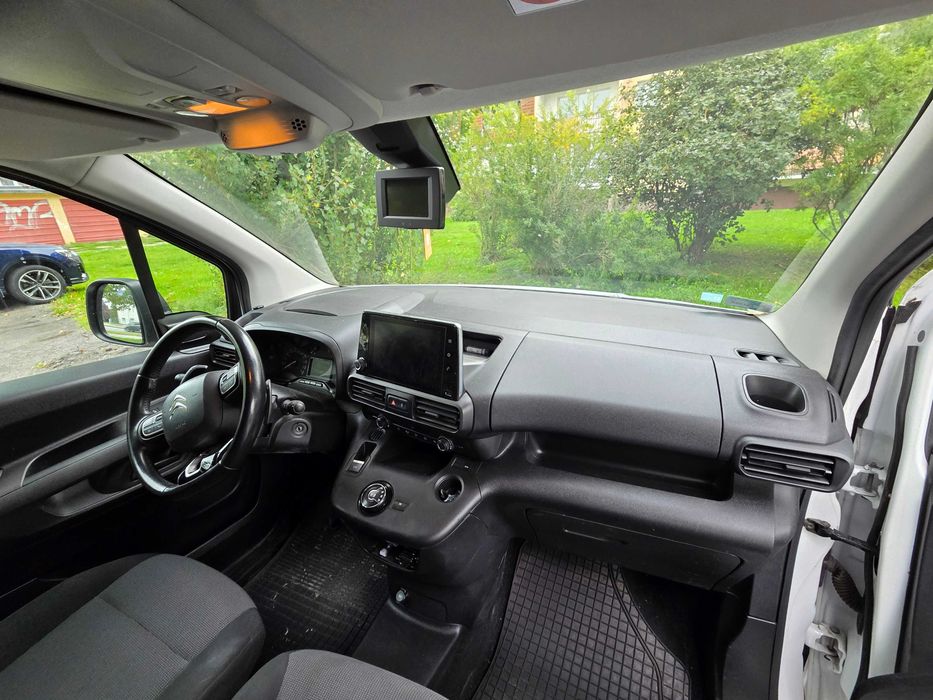 Sprzedam  Citroën Berlingo 2020 r.  niski przebieg 069165km