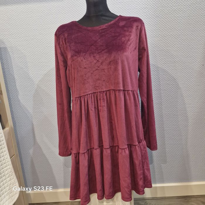 Bordowa sukienka uniwersalny