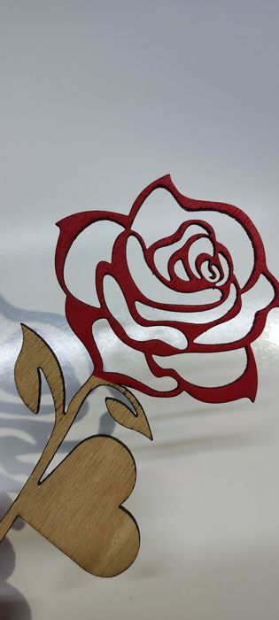Flor em madeira personalizada