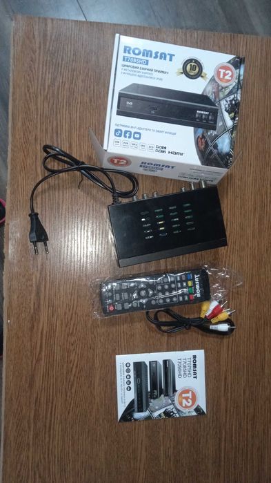 Тюнер Romsat T7085HD