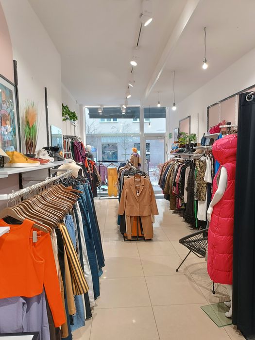 Lokal handlowy z wyposażeniem Gdynia ul. Starowiejska 28A