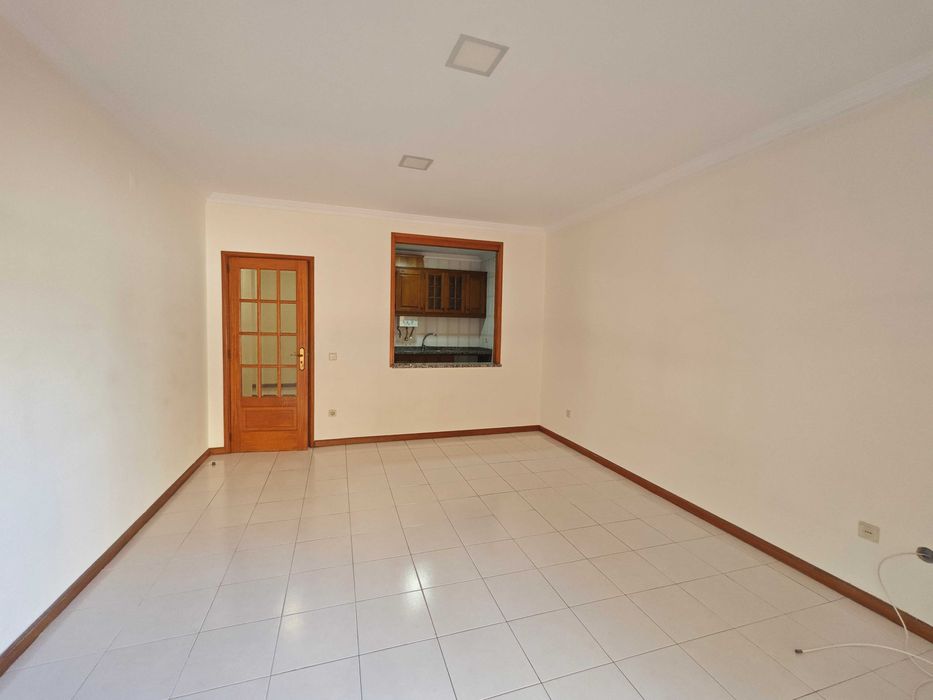 Excelente T1 com garagem e terraço, em Canidelo, Vila Nova de Gaia