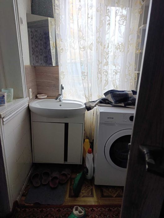 Продам земельну ділянку 11 соток та частину будинку по вул . Барболіна