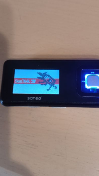 Mp 3 плеер SanDisc sansa c-200