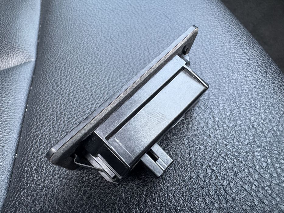 Підсвітка номерного знаку BMW 63267193293