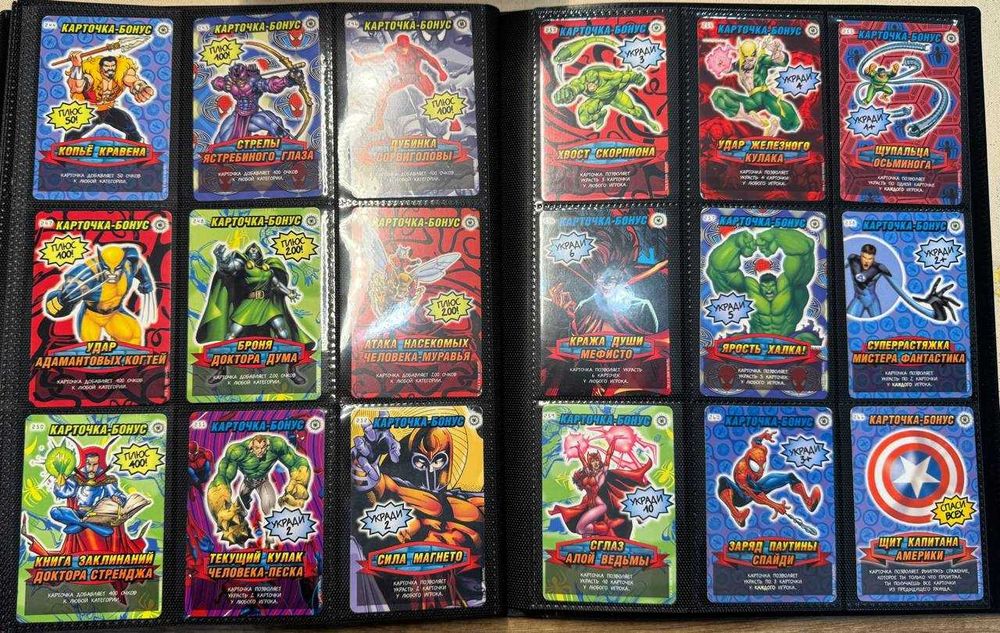 Коллекция карточек Человек-Паук Герои и Злодеи в альбоме